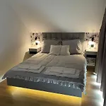 Kingdomki Hébergement de vacances *